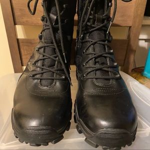 Boots Bates Delta-8 Side Zip size 11 Brand new